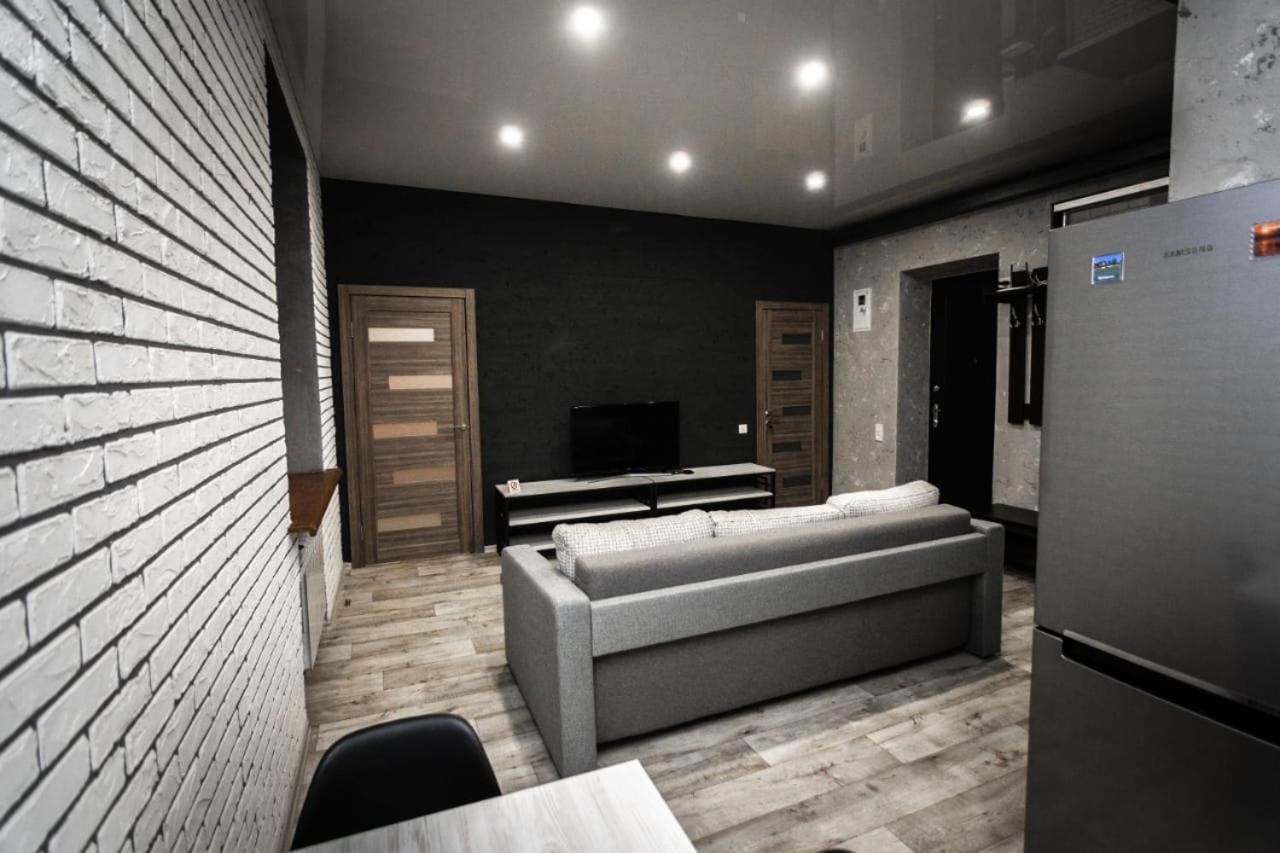 Loft Apartment On Svobody Dniprodzerzhyns'k Ngoại thất bức ảnh